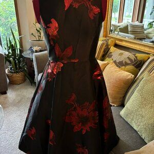 Calvin Klein Elegant Black and Red Floral Size 4 Wedding Evening Cocktail Dress